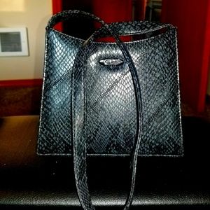 Guess crossbody purse